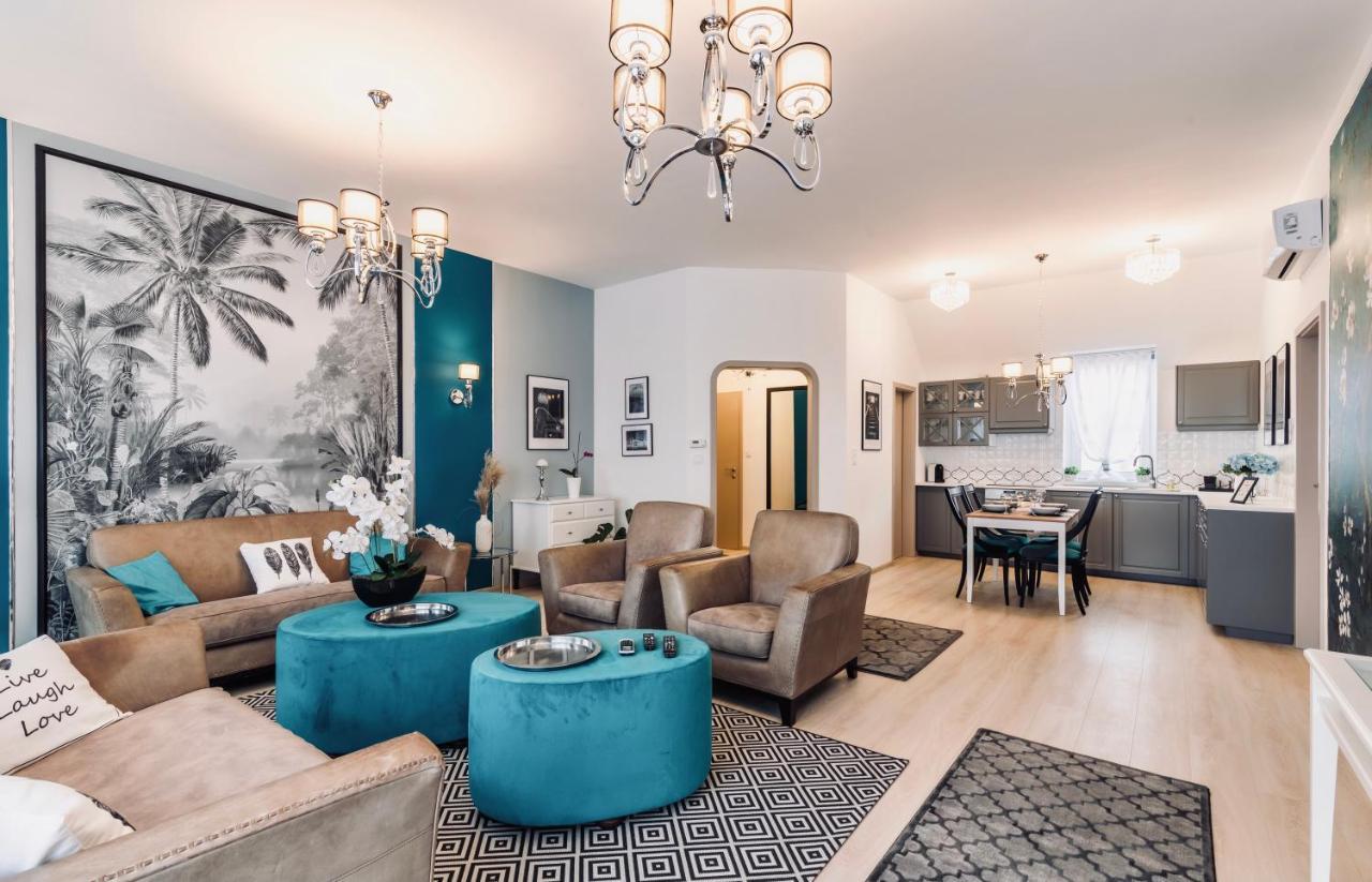 Monarchia Apartman Grand โมชนมายารูวาร์ ภายนอก รูปภาพ
