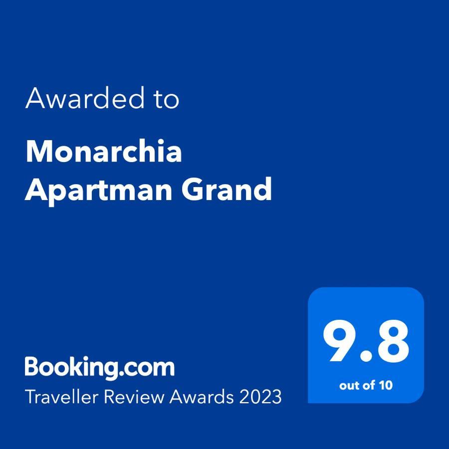 Monarchia Apartman Grand Apartment โมชนมายารูวาร์ ภายนอก รูปภาพ